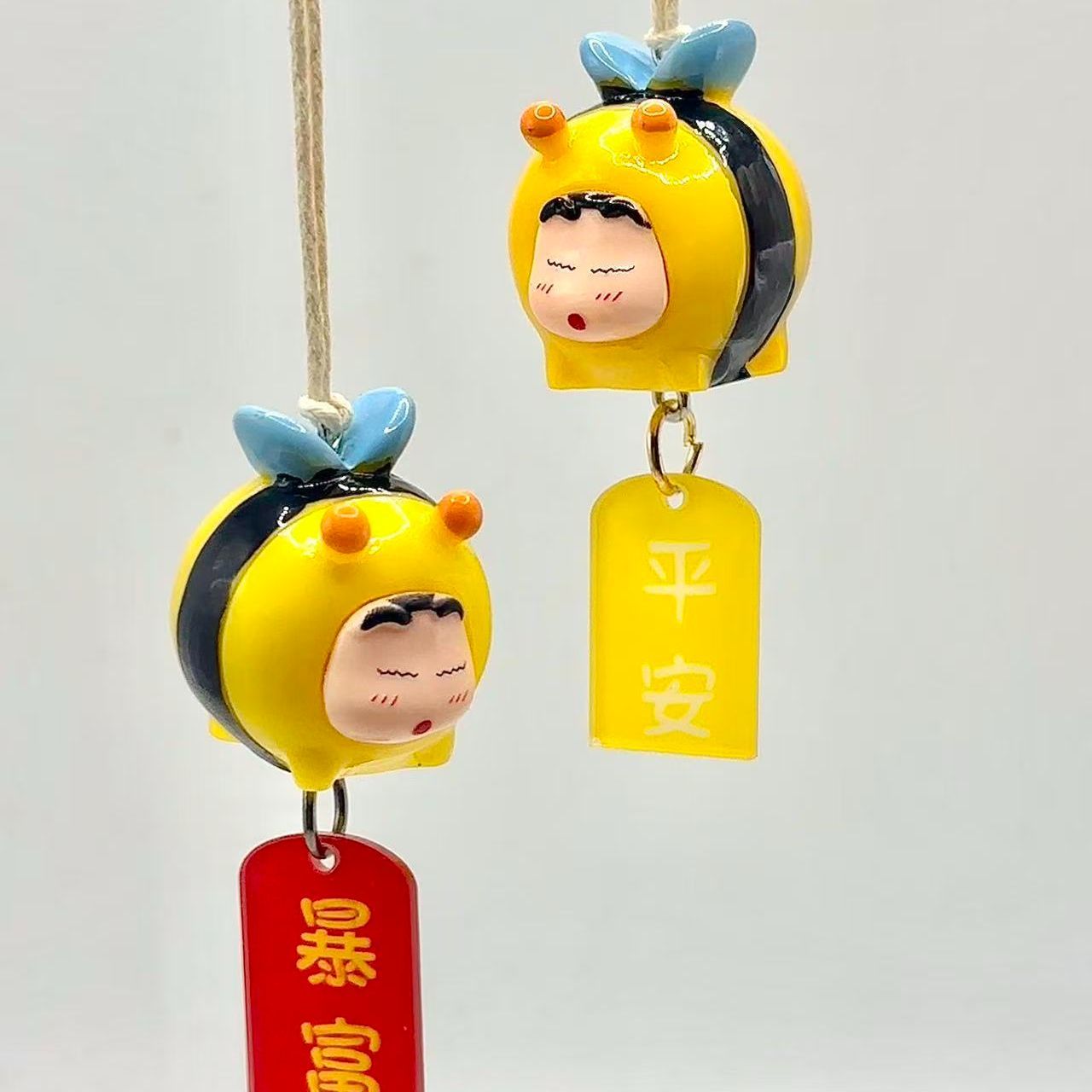 Car Accessories For Interior - Crayon Shin-chan Bee Cosplay Figure Car